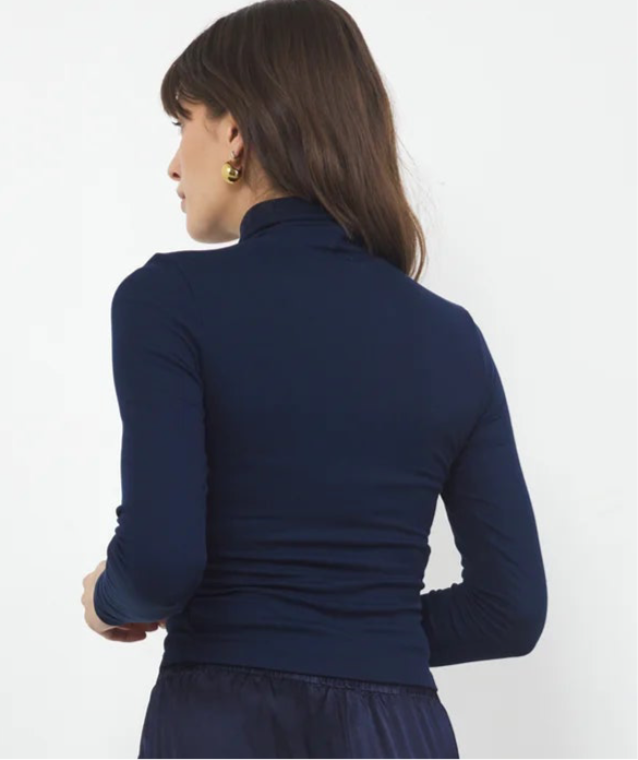 Wilder Crop Turtle Neck in Dark Night