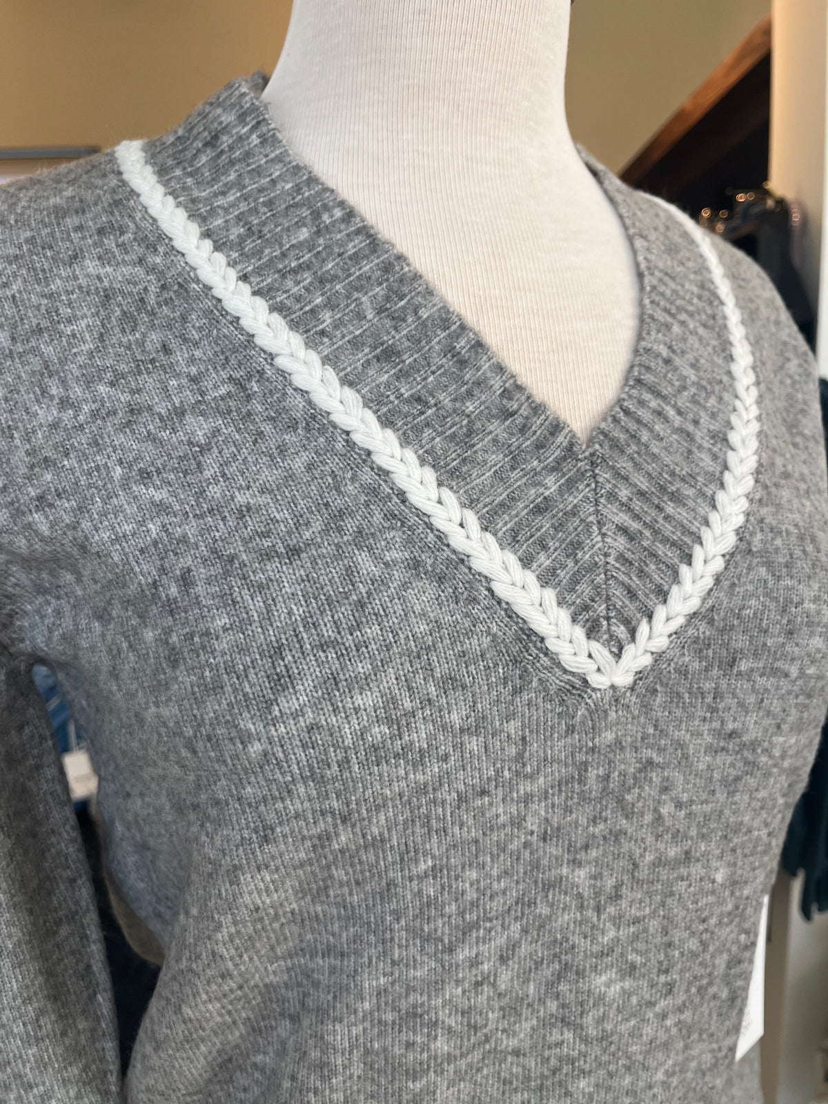 Siene V-Neck Sweater in Heather