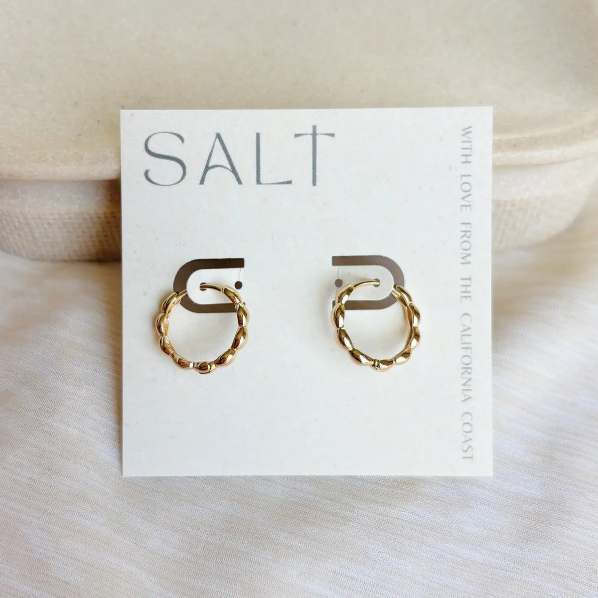 Wavy hoop earrings
